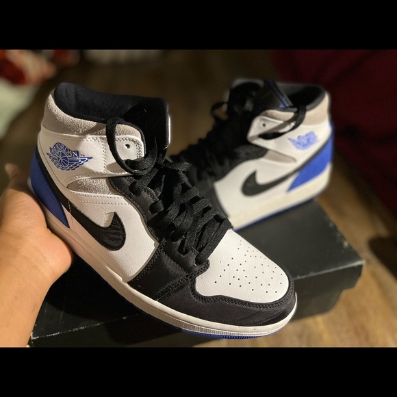 AIR JORDAN 1 MID SE
\